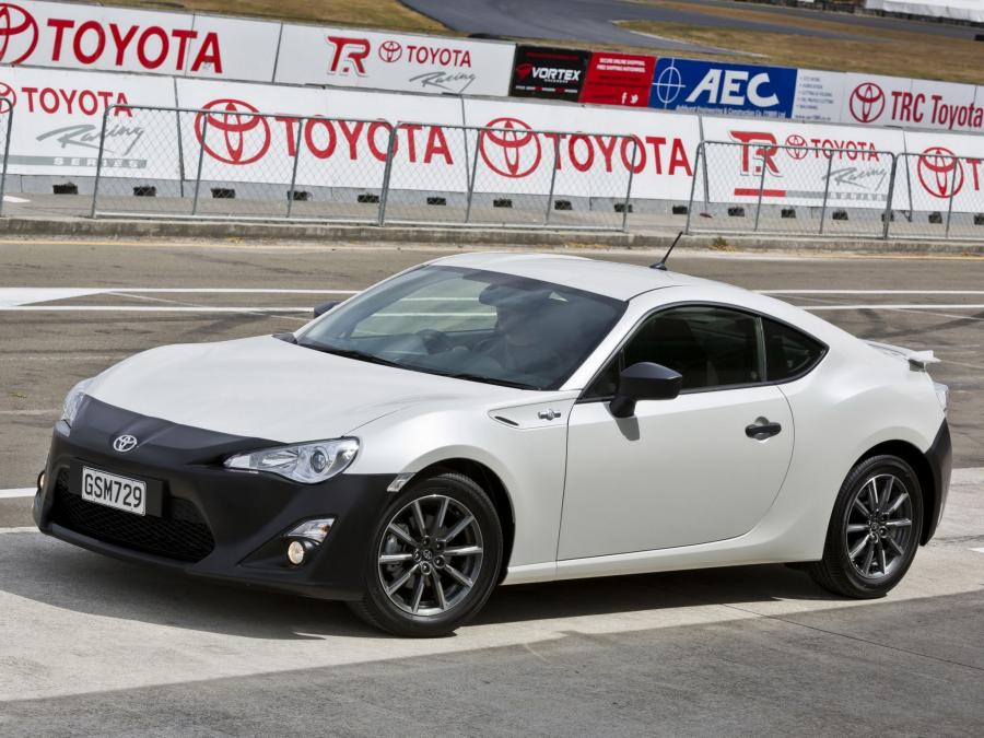  Toyota GT 86 RC 2012 года  (фото 5 из 11)